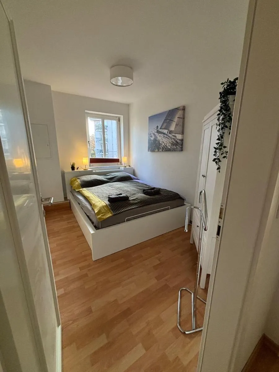 Image 3 of 2-room apartment in Dresden’s Neustadt