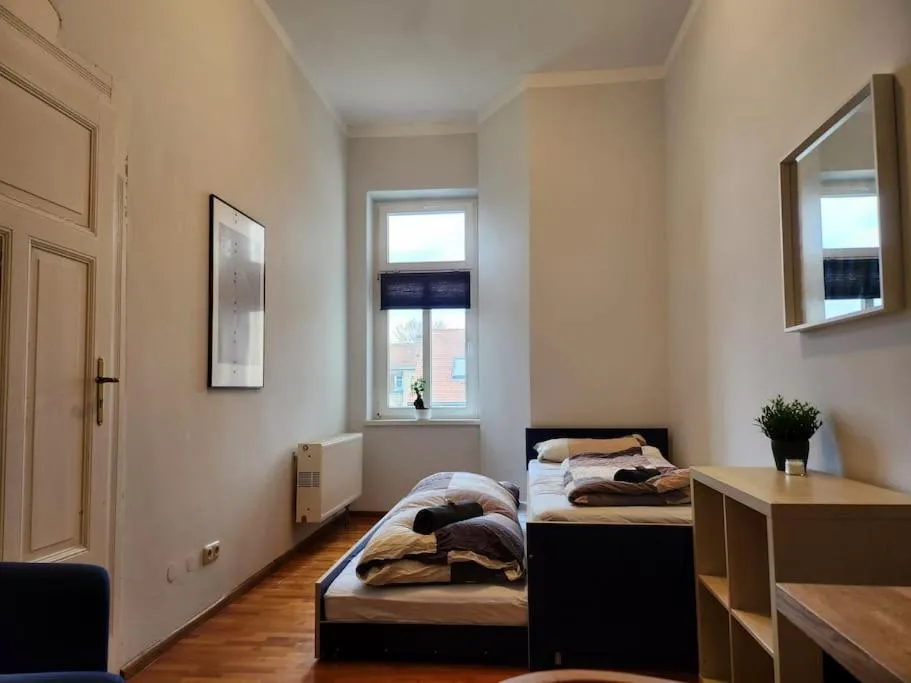 Image 6 of 4 Raum Wohnung mit Balkon auf 120sqm in Top Lage