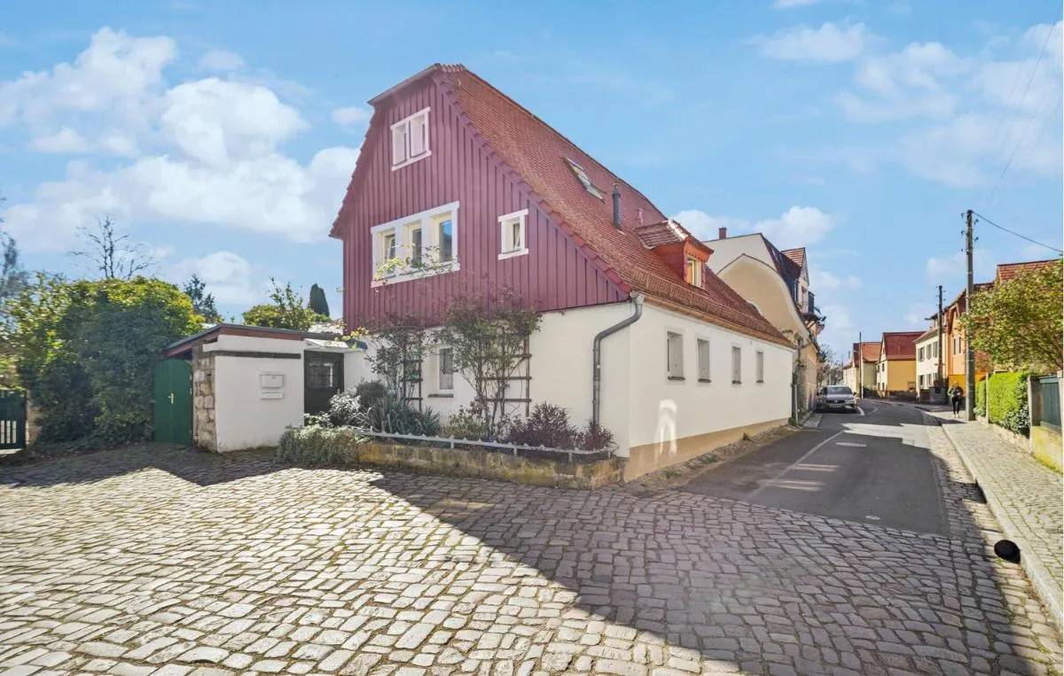 Image 1 of 5 Bedroom Pet Friendly Home In Dresden