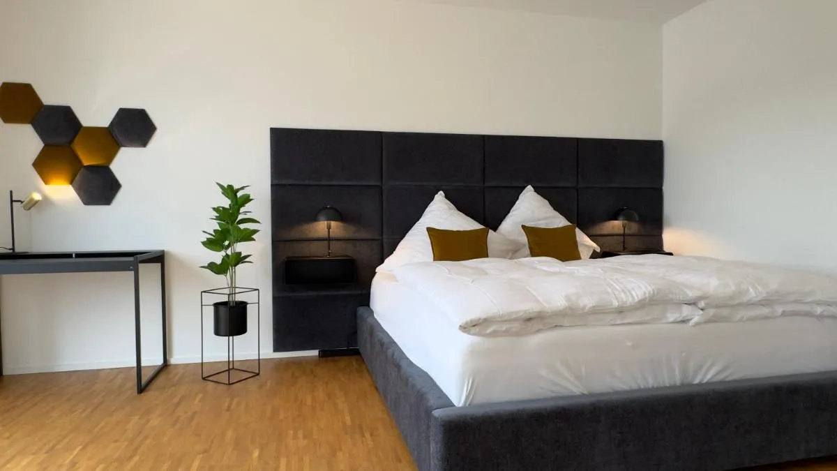 Image 5 of ARYVE Boutique-Apartment DRESDNER PENTHOUSE mit Dachterrasse – Tiefgaragenstellplätze – Design-Interieur