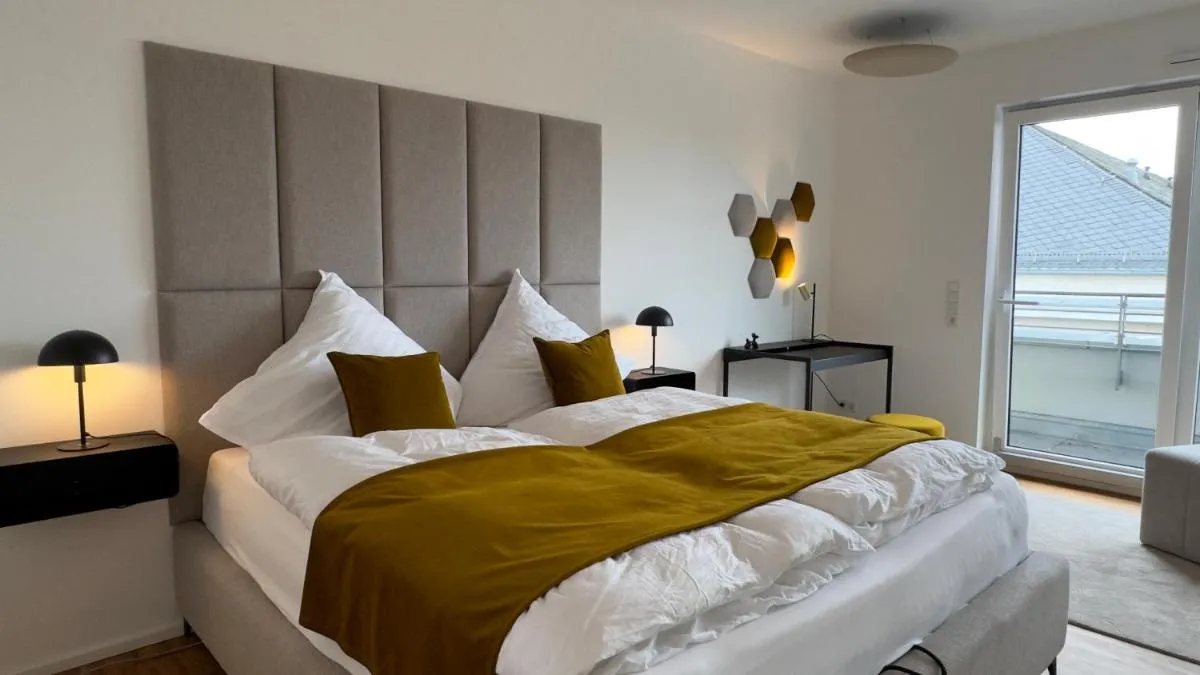 Image 2 of ARYVE Boutique-Apartment DRESDNER PENTHOUSE mit Dachterrasse – Tiefgaragenstellplätze – Design-Interieur