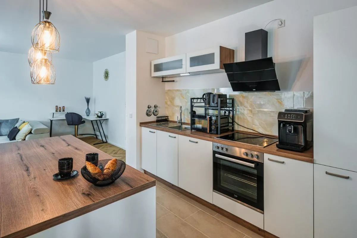 Image 3 of Apartment am Großen Garten – Terrasse & Parkplatz -8 Personen