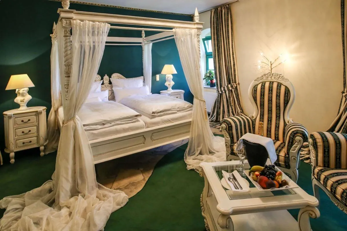 Image 5 of Backstage Hotel
