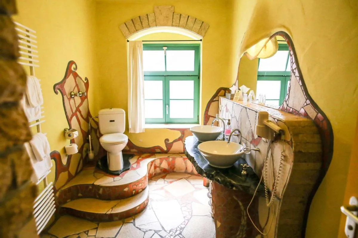 Image 1 of Backstage Hotel
