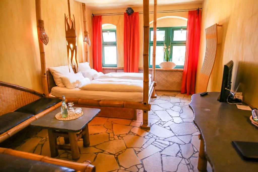 Image of Backstage Hotel