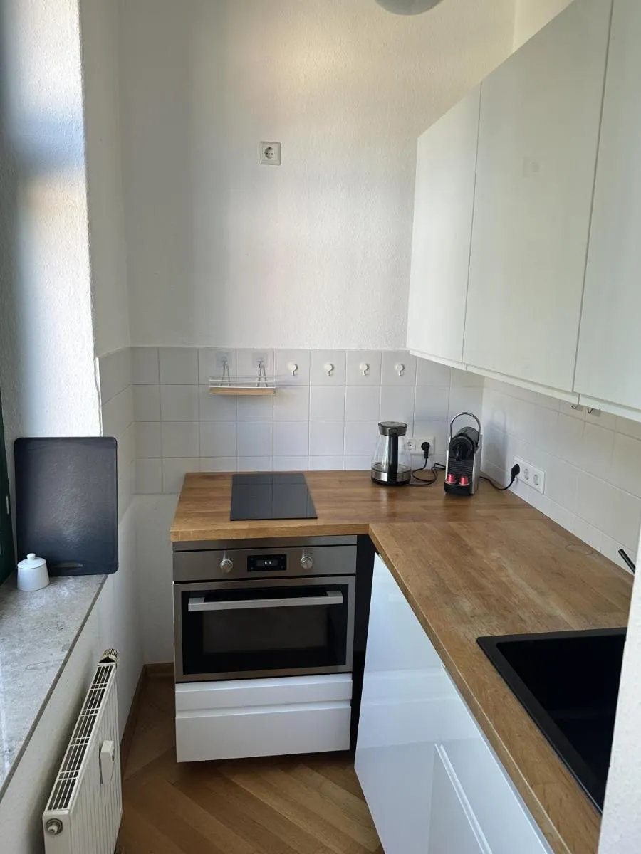 Image 4 of Beautiful old building apartment