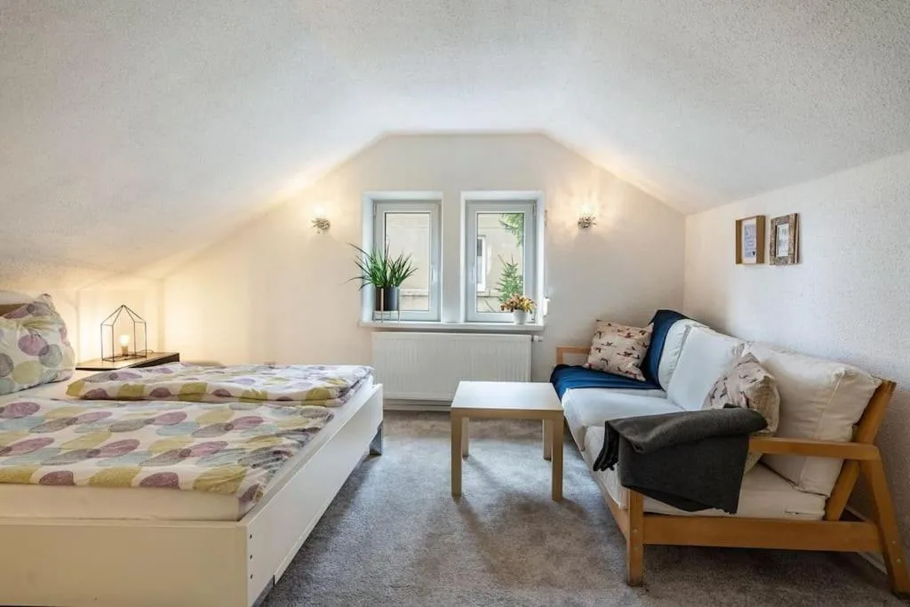 Image 1 of Blick über Dresden – Terrasse – 3 Zimmer – modern renoviert