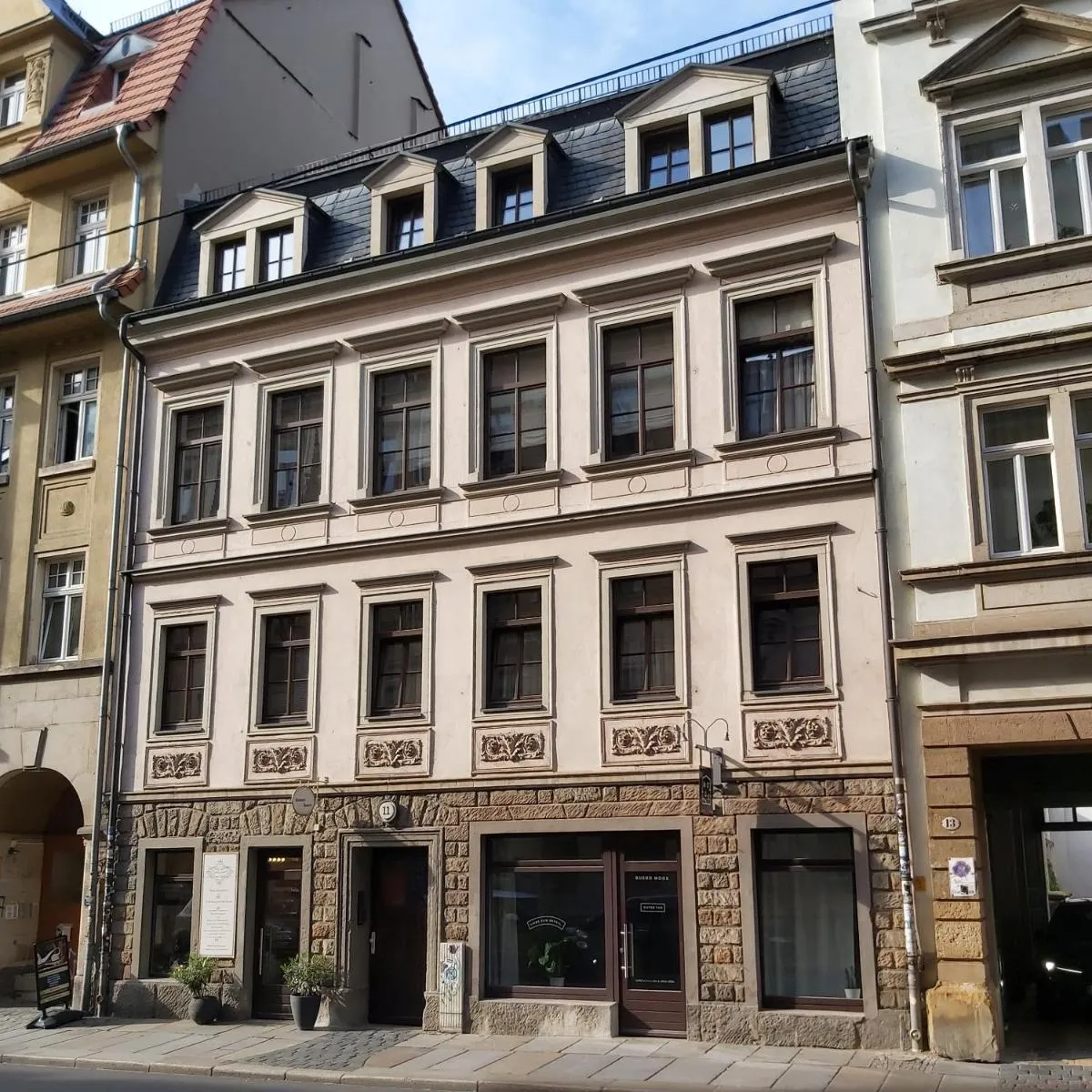 Image 3 of City-Ferienwohnungen-Dresden – zentral gelegen im Haus Louisenstrasse 11 – Dresden-Neustadt