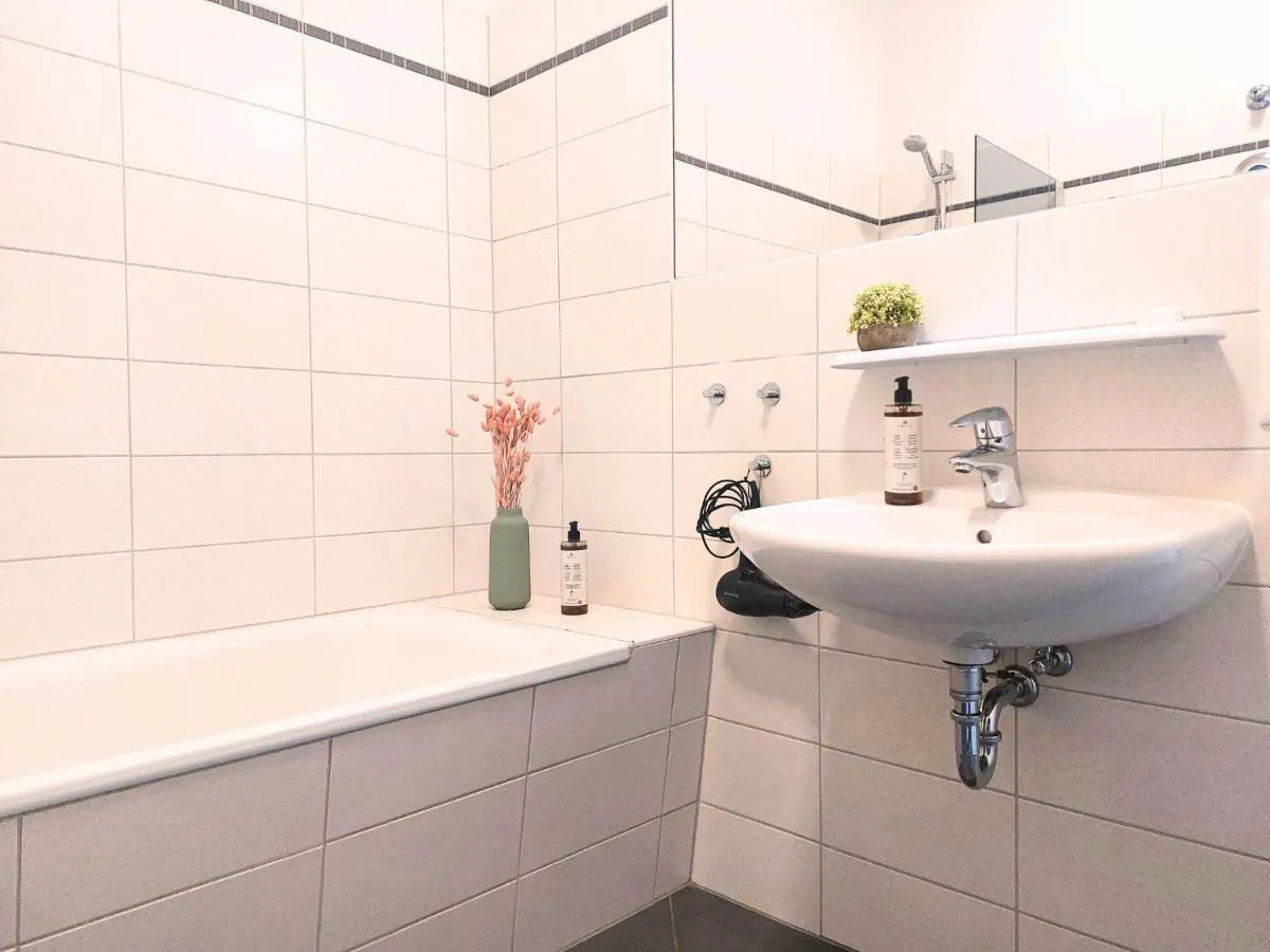 Image 1 of CoView – Design Apartment mit vollausgestatteter Küche, Terrasse, eigenem Zugang, Highspeed Wlan
