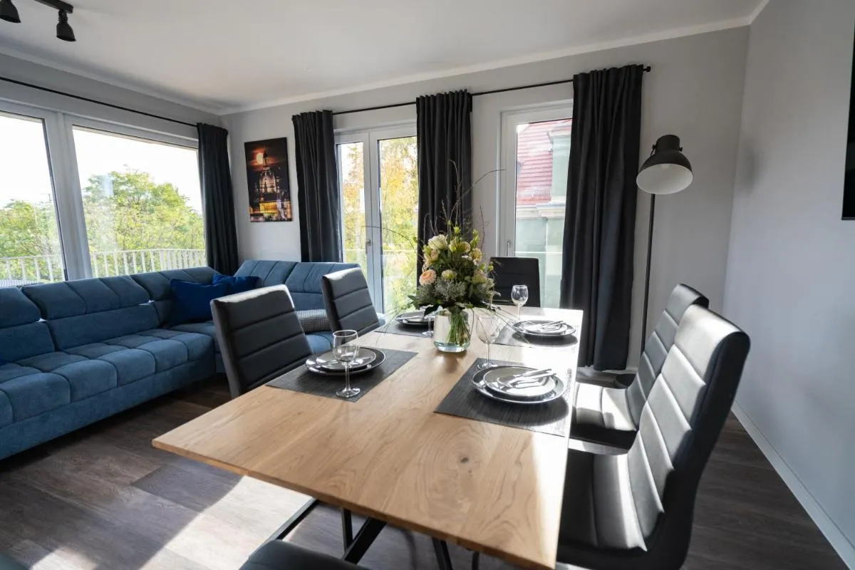 Image 3 of Cozy City Dream Apartment mit Terrasse und Parkplatz – 90m²