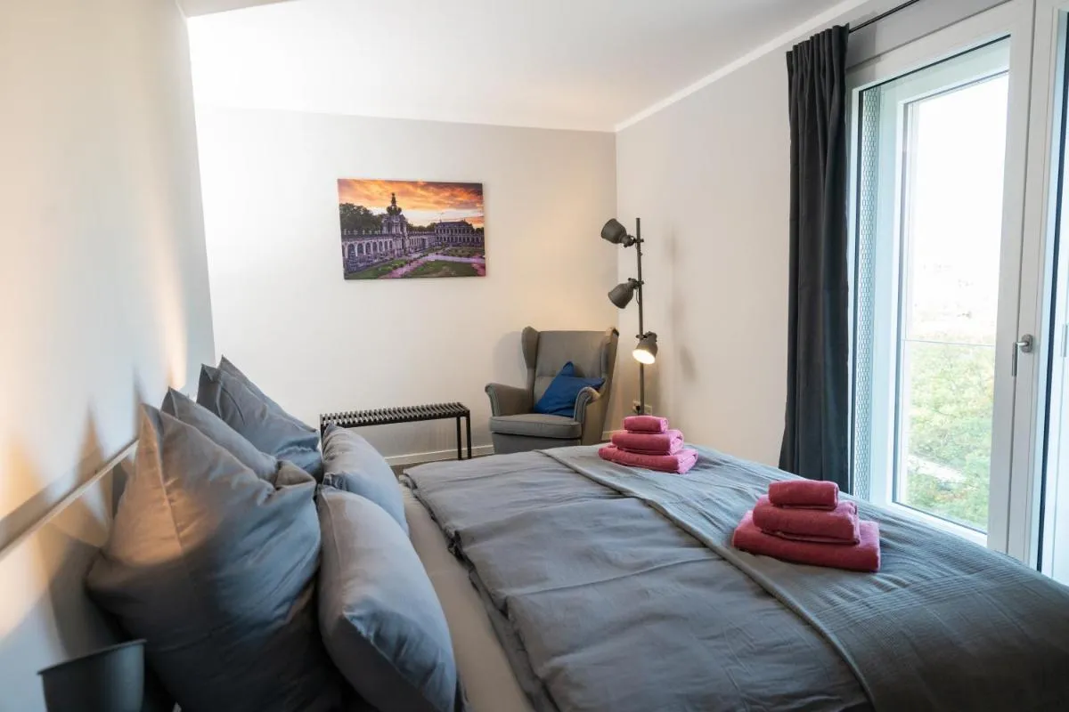 Image 1 of Cozy City Dream Apartment mit Terrasse und Parkplatz – 90m²