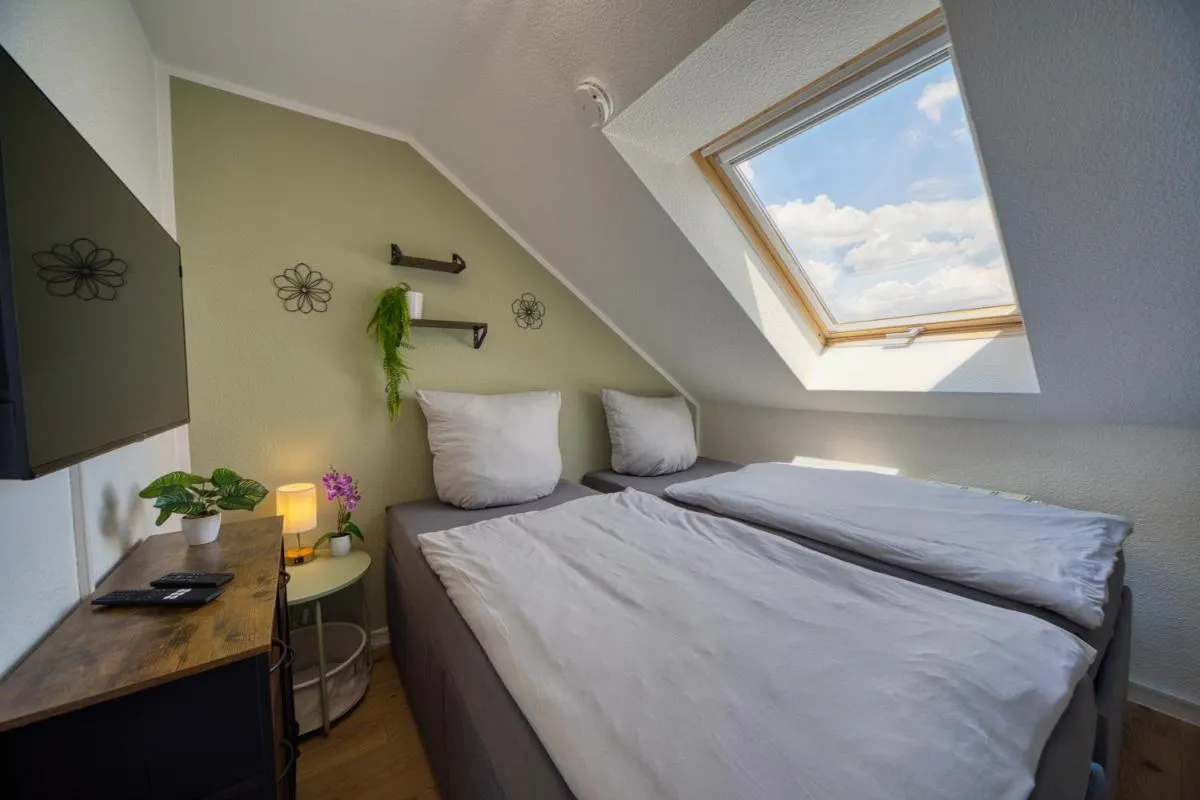 Image 1 of DresdenStay Modern 3 Schlafzimmer Kamin PS4 Kicker
