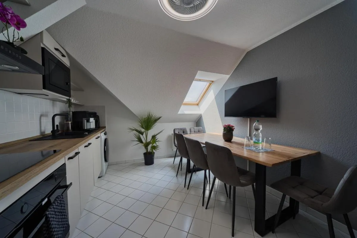 Image 3 of DresdenStay Modern 3 Schlafzimmer Kamin PS4 Kicker