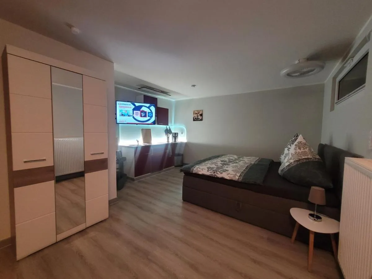 Image 1 of Ferienwohnung oder Studio Dresden-Neustadt inkl Parkplatz mit Balkon oder Terrasse