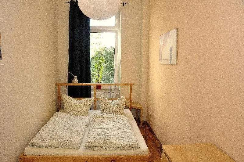 Image 1 of Fewo-Dresden-Neustadt-zentral-preiswert-L5