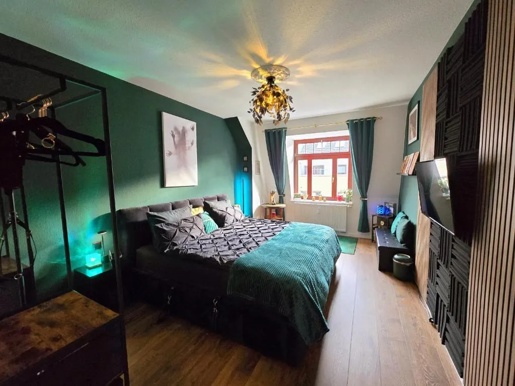 Image of Fifty Shades of Green P18 Apartment