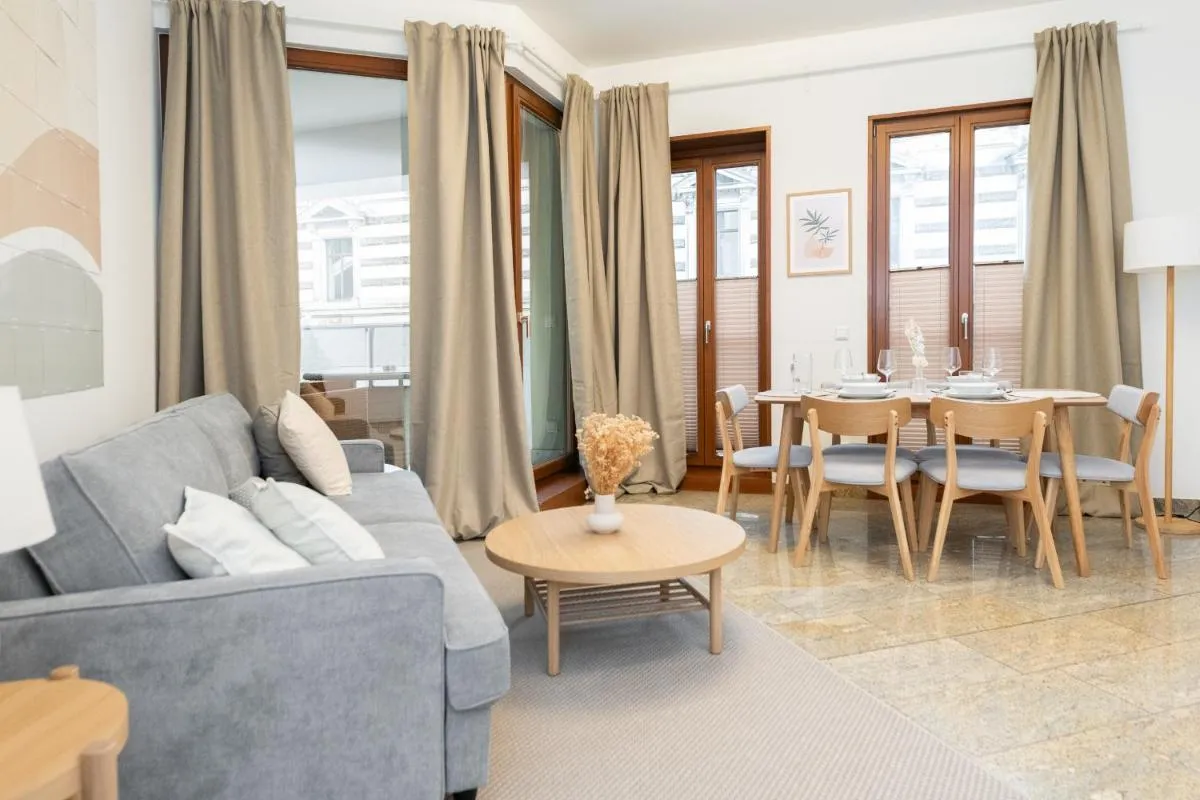 Image 2 of Global Living – Design Apartments I City Center I Balcony I Smart-TV I Kitchen I Dresden