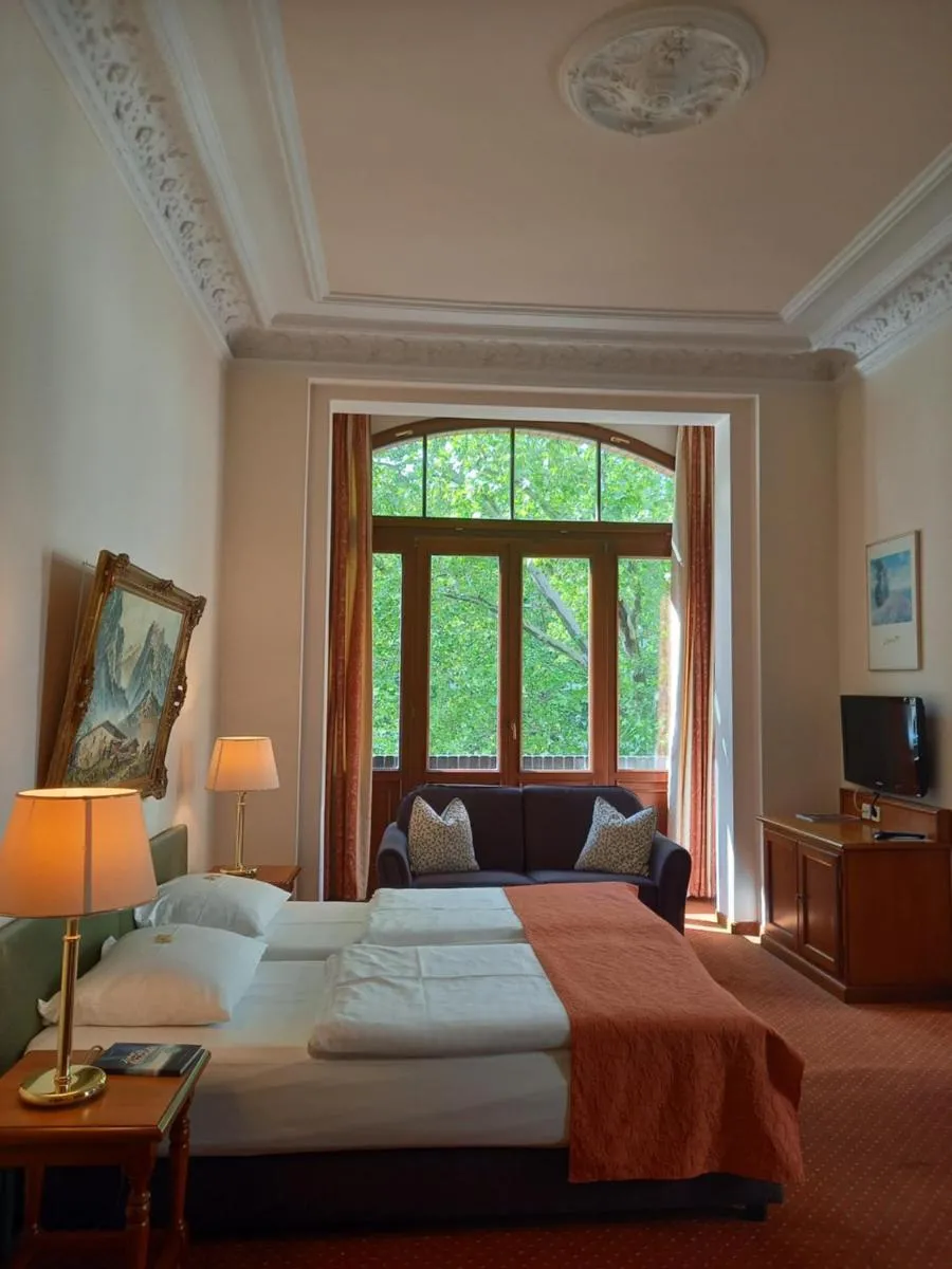 Image 1 of Hotel Artushof