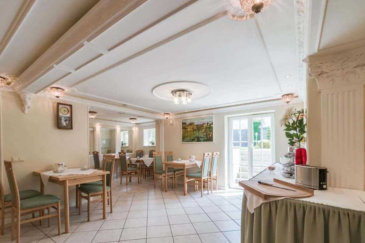 Image 3 of Hotel Villa am Waldschlösschen
