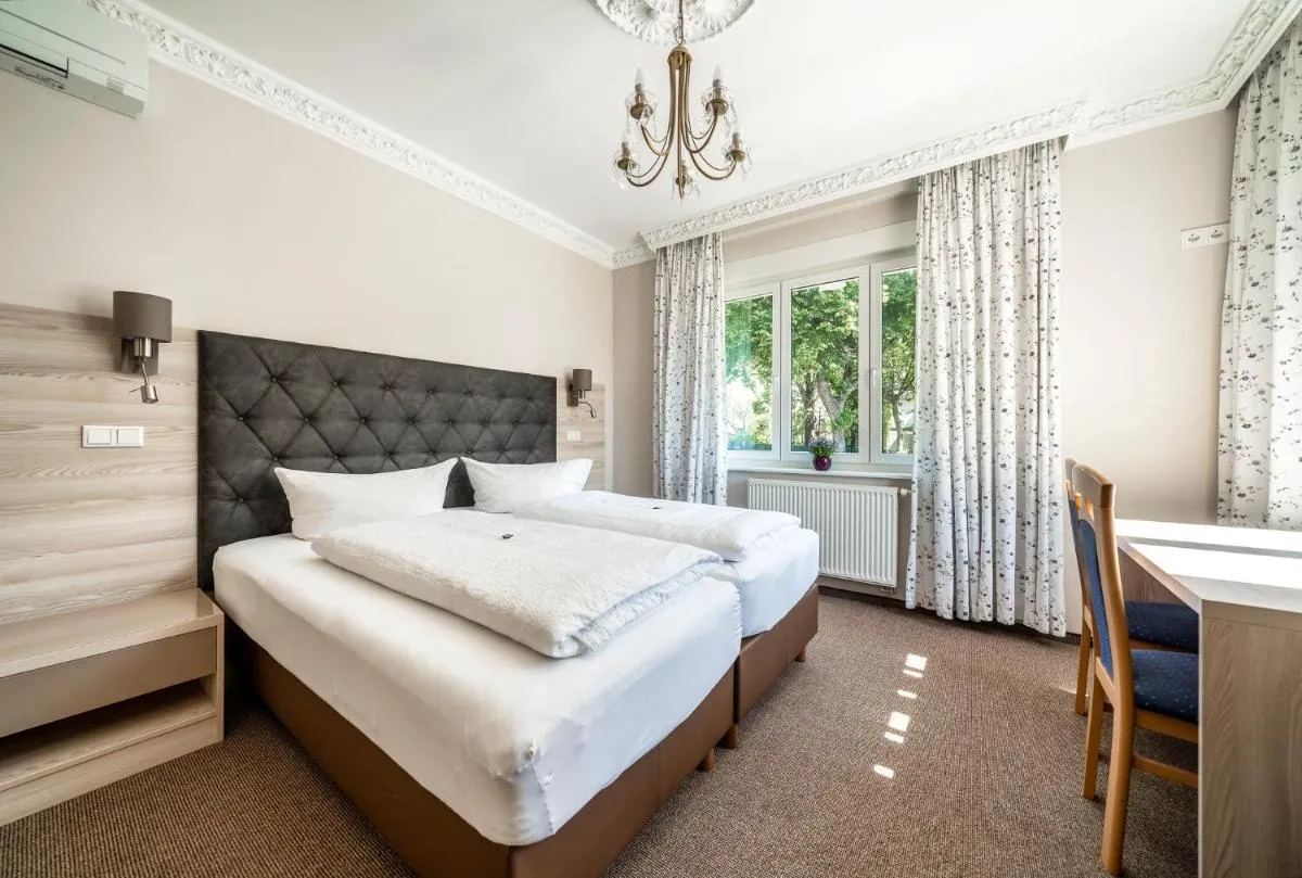 Image 1 of Hotel Villa am Waldschlösschen