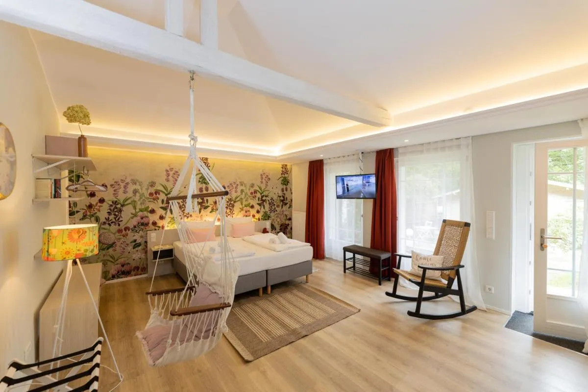 Image 4 of Little Suite Apartments