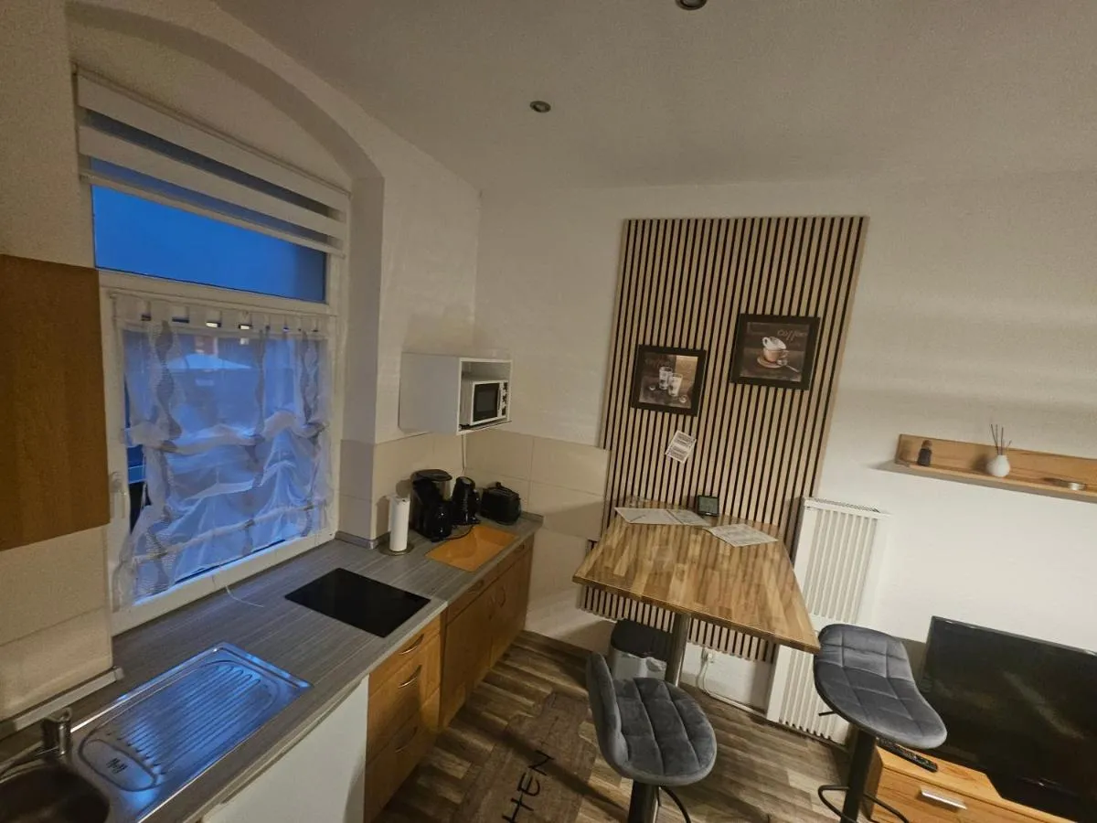 Image 2 of Max’s Hinterhaus