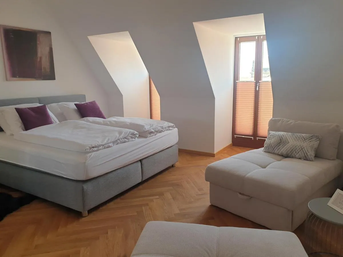 Image 1 of Modernes Apartment an der Frauenkirche