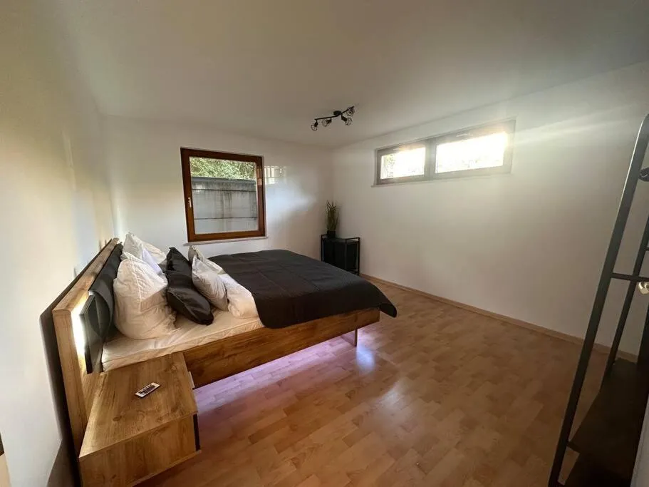 Image 1 of NEU* 4+1 Personen, Zentrumsnah,EBK, Stellplatz