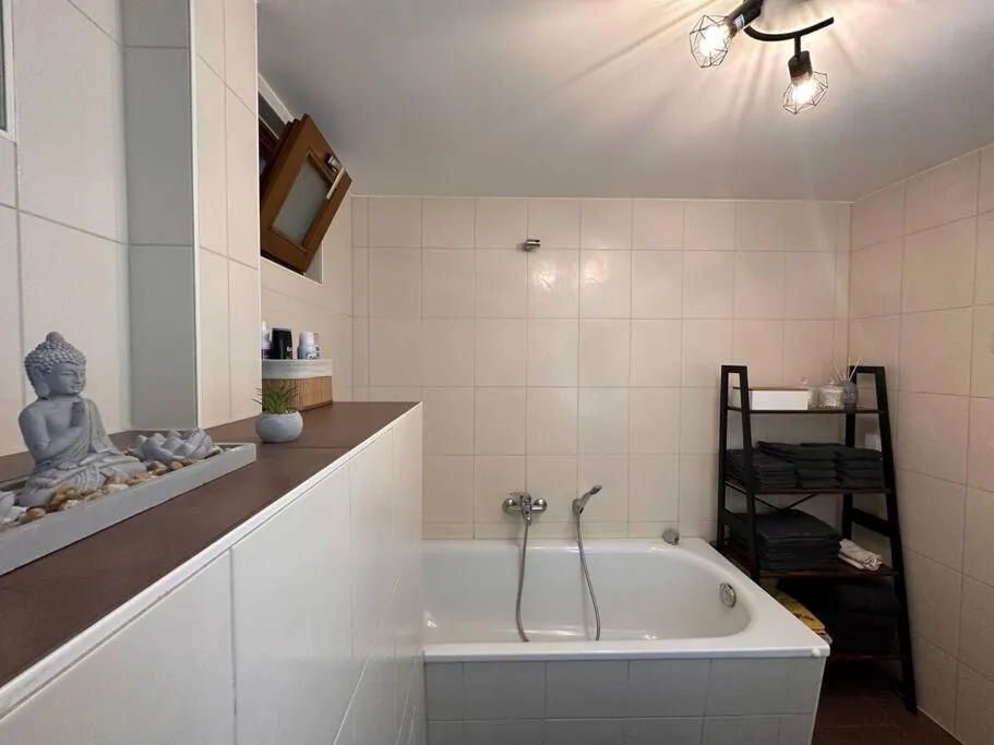Image 2 of NEU* 4+1 Personen, Zentrumsnah,EBK, Stellplatz