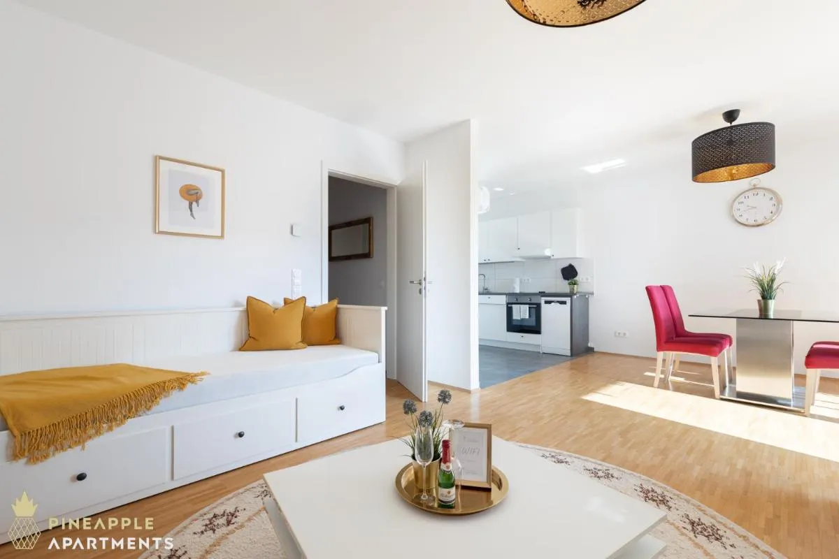 Image 2 of Pineapple Apartments Dresden Zwinger II – 70 qm – 1x free parking