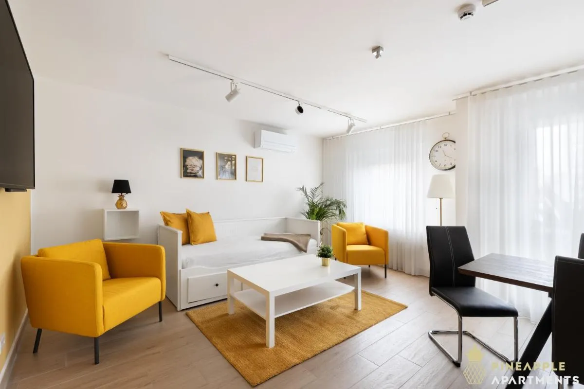 Image 1 of Pineapple Apartments Dresden Zwinger IX – 80 qm – 1x free parking –