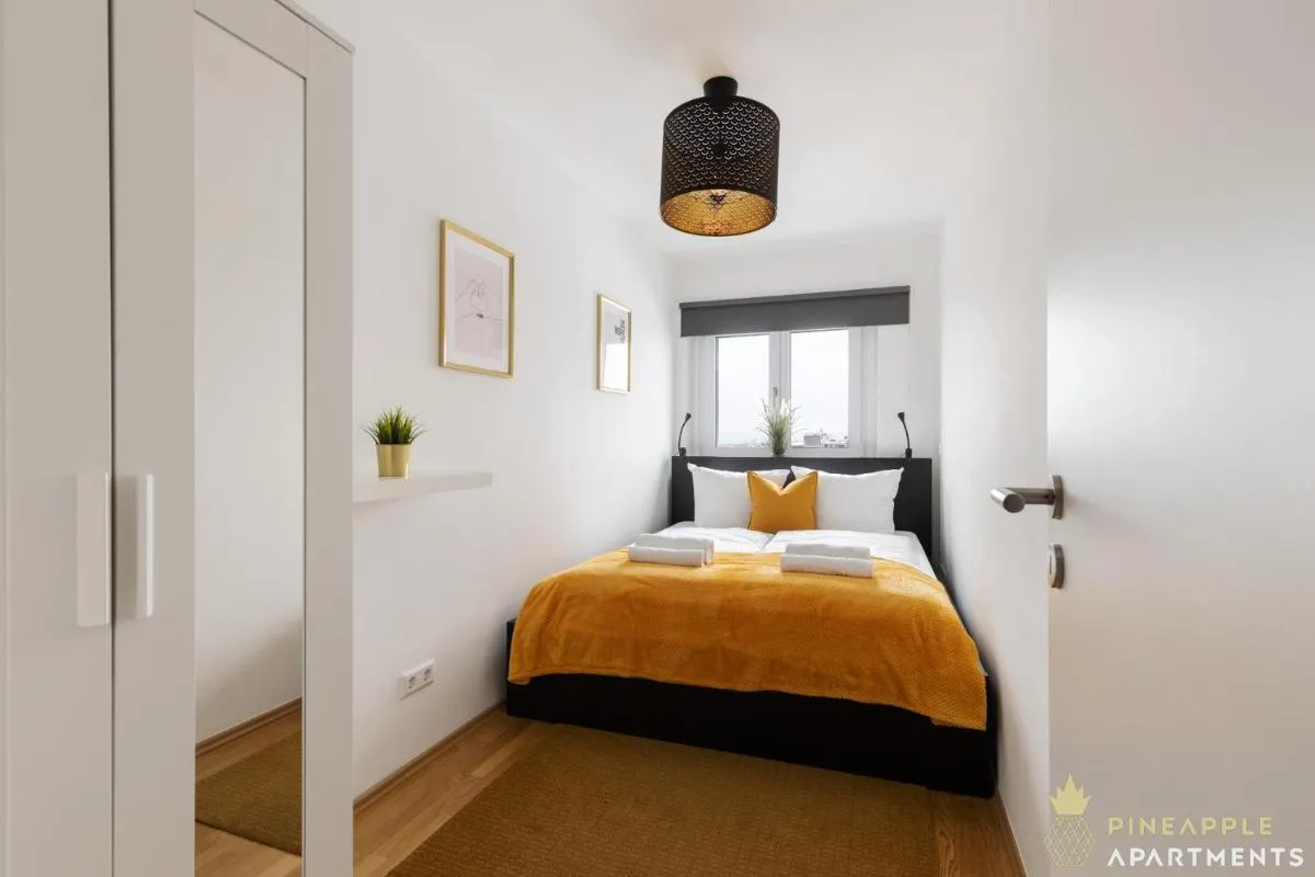 Image 1 of Pineapple Apartments Dresden Zwinger V – 78 qm – 1x free parking