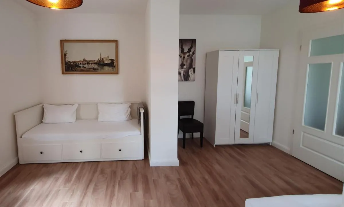 Image 4 of Pineapple Apartments Dresdner Heide mit Garten