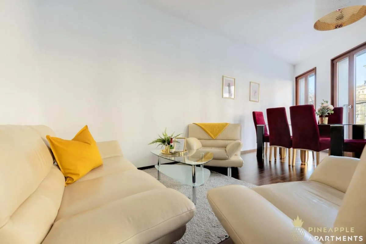 Image 4 of Pineapple Apartments Palais am Neumarkt – 90 qm – 1x free parking