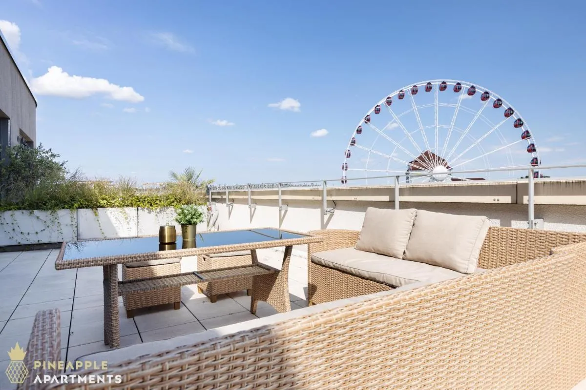 Image 1 of Pineapple Apartments Penthouse am Zwinger – 162 qm – 1x free parking