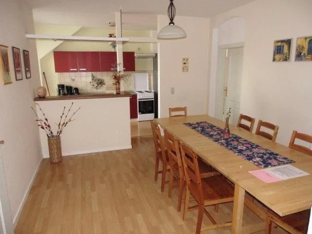 Image of Sehr-schoene-4-Raum-Maisonette-Fewo-mit-110qm-Balkon-zentral-preiswert-T7