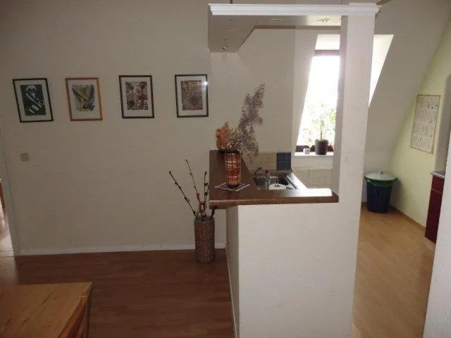 Image 6 of Sehr-schoene-4-Raum-Maisonette-Fewo-mit-110qm-Balkon-zentral-preiswert-T7