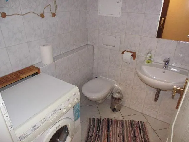 Image 2 of Sehr-schoene-4-Raum-Maisonette-Fewo-mit-110qm-Balkon-zentral-preiswert-T7