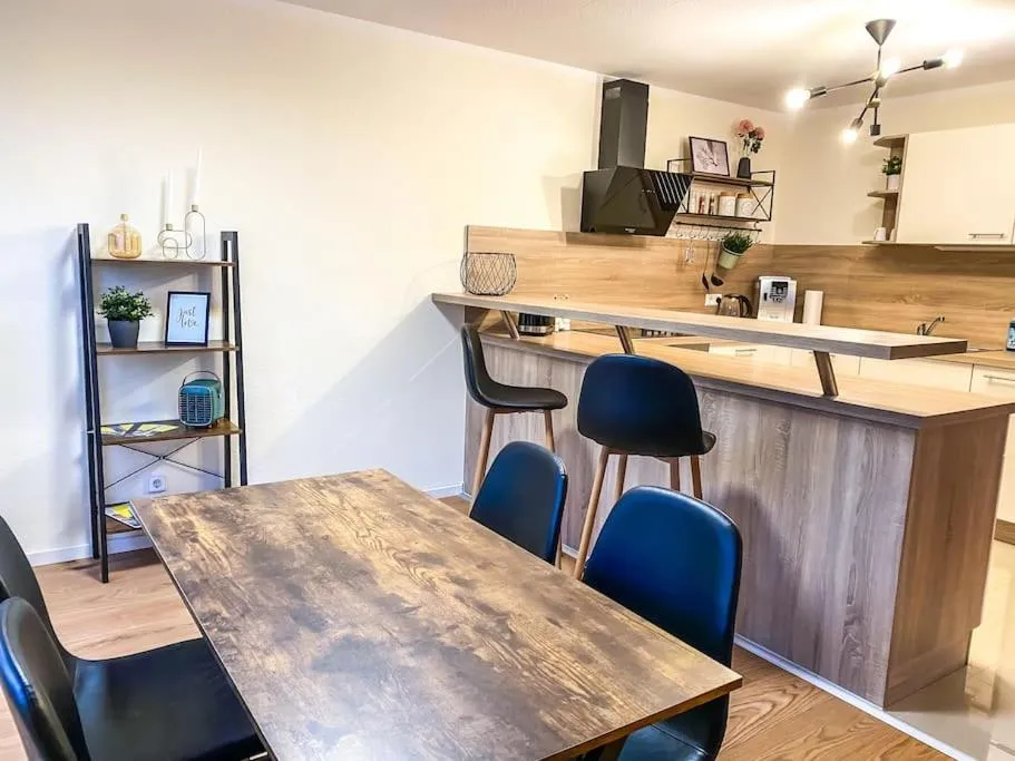 Image 3 of Stilvolles 60qm City Apartment Zentrumsnahe 2R