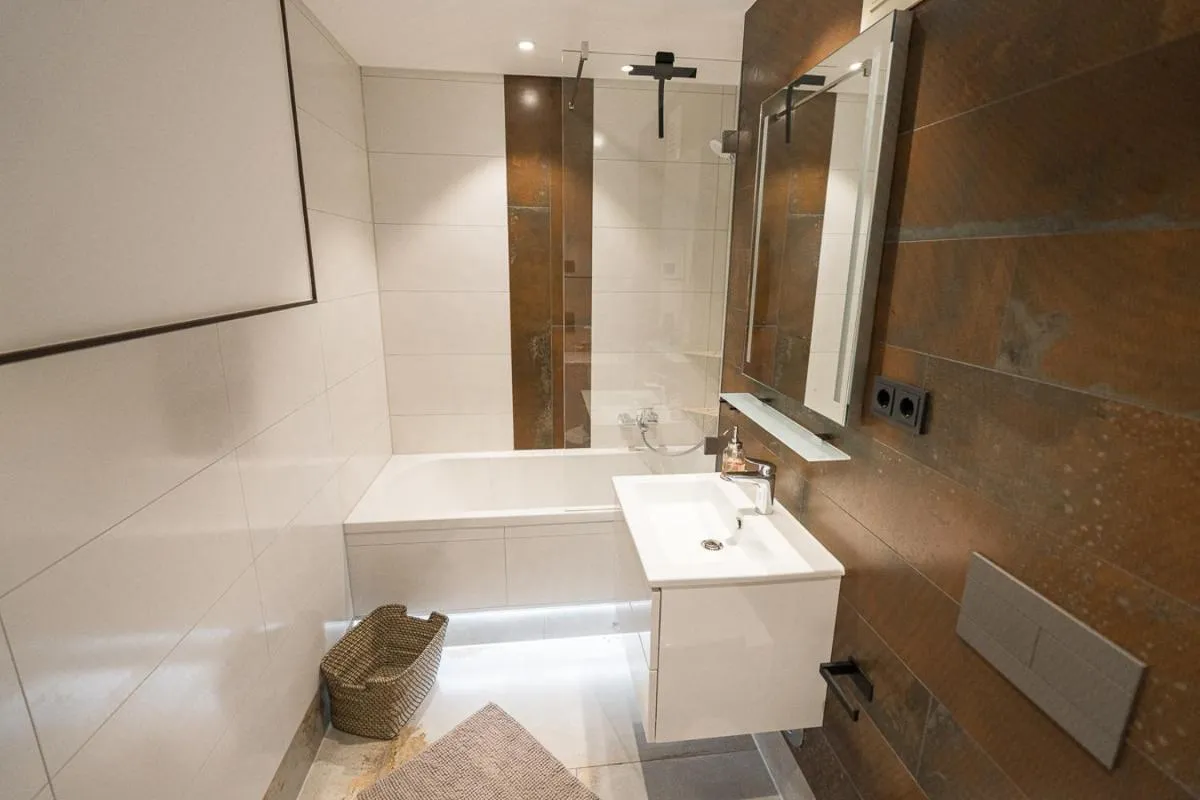 Image 1 of Stylisches Apartment im Herzen von Dresden + Parkplatz + Netflix + Self Check-in