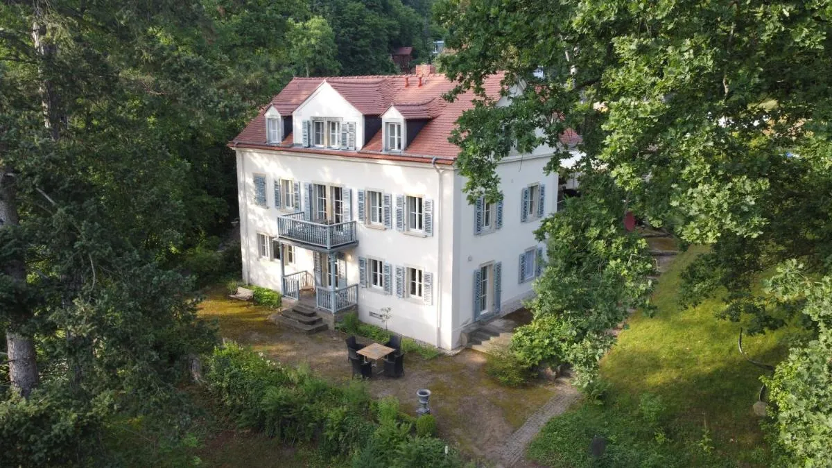 Image 6 of Villa im Park Wachwitzgrund – Große Ferienwohnung in EG der Villa