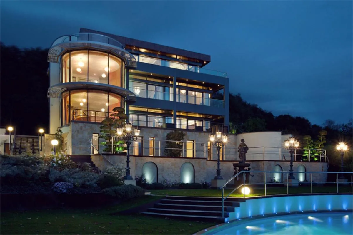 Image 3 of Villa via Lapis – Panoramablick über Dresden – Garten – Pool – Sauna – Luxus