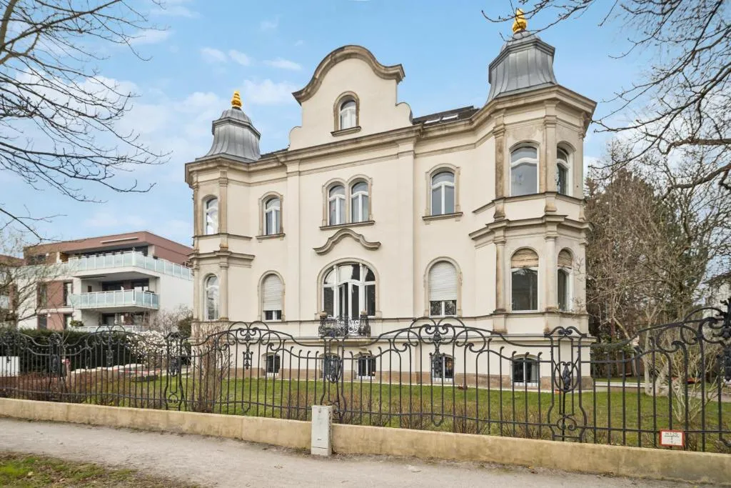 Image of Wiener Palais am Großen Garten, Arbeitsplatz, Familie, 7 Pers, Smart-TV