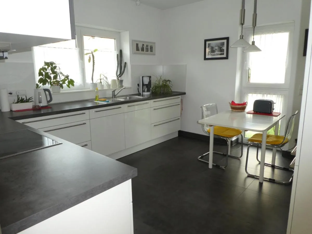 Image 3 of großzügige,zetrumsnahe Wohnung