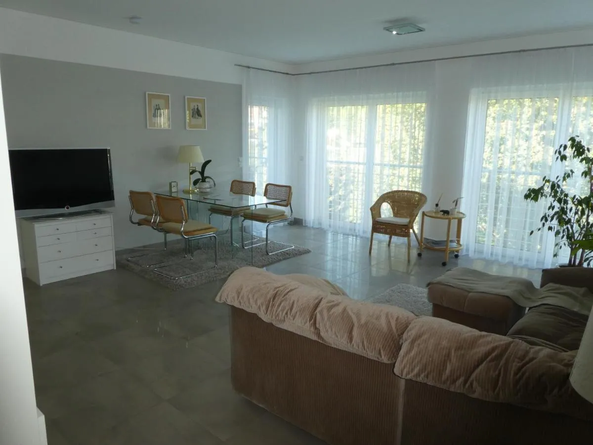 Image 4 of großzügige,zetrumsnahe Wohnung